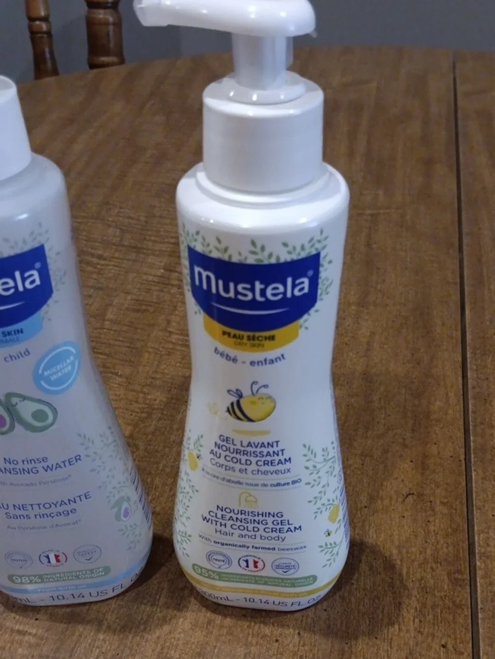 Mustela Baby Cleansing Water & Nourishing Cleansing Gel — White
